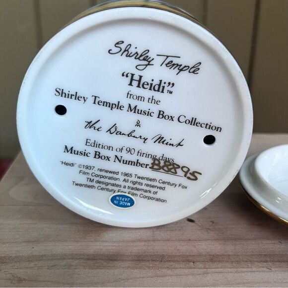 Danbury Mint Shirley Temple as Heidi Music Box - Picture 3 of 11